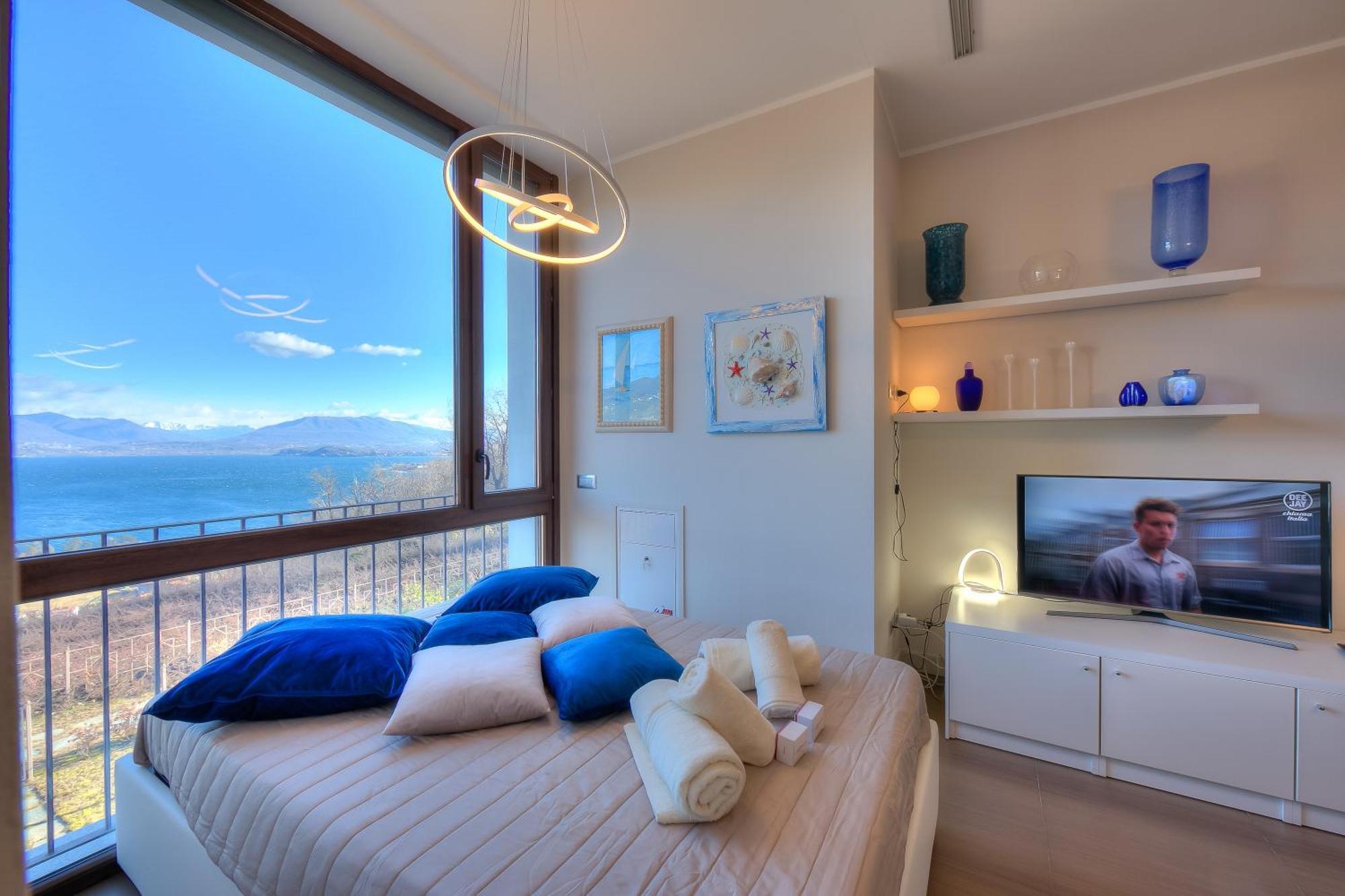 Suite On The Lake - Happy Rentals メイナ エクステリア 写真